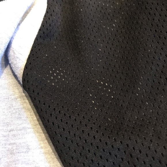 Cute V-Neck T-shirt with “Herd That” Angus Cow Front Imprint - M - Picture 5 of 5